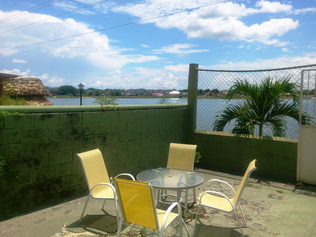 Green World Hotel Flores Bagian luar foto