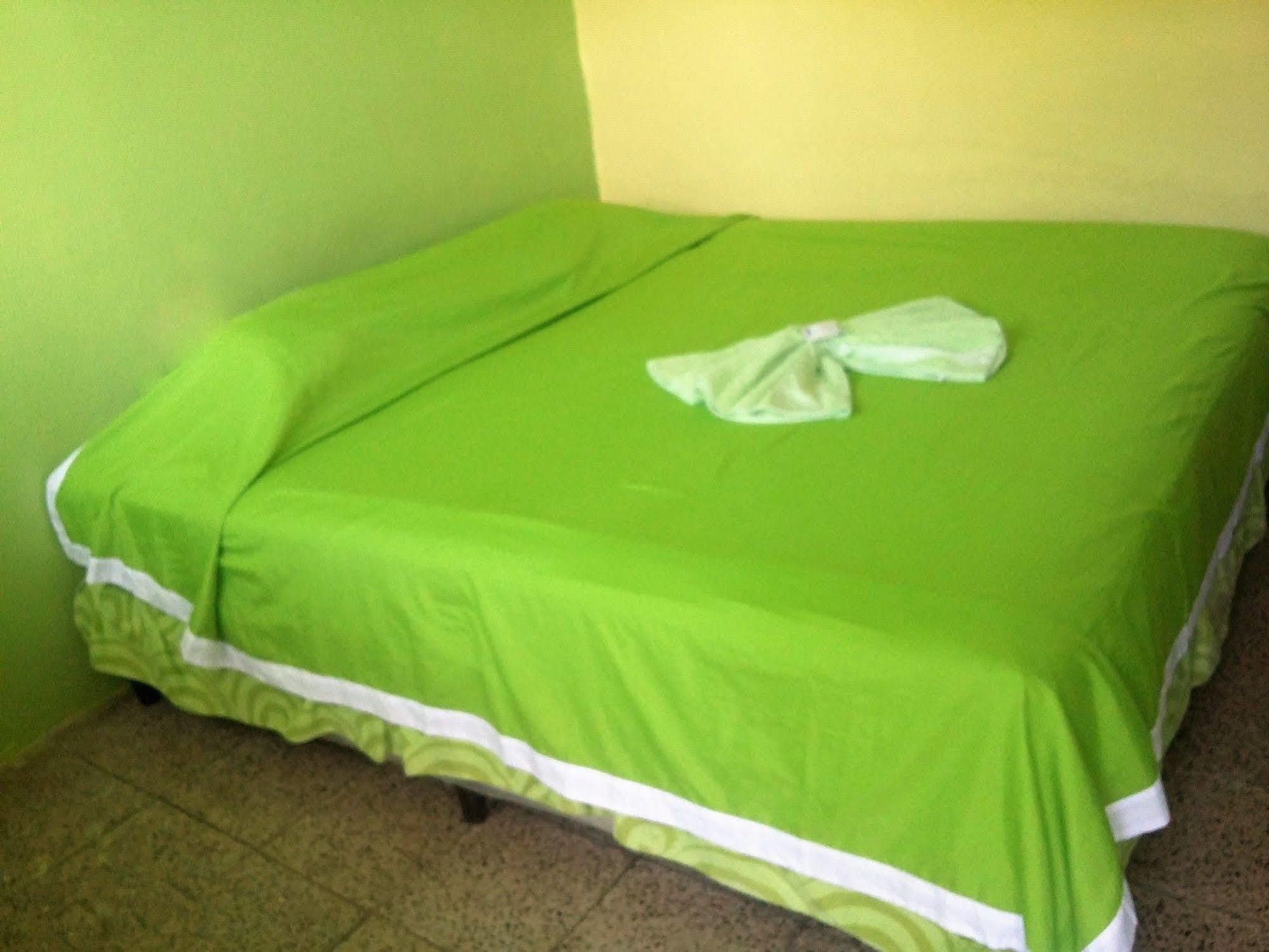Green World Hotel Flores Bagian luar foto