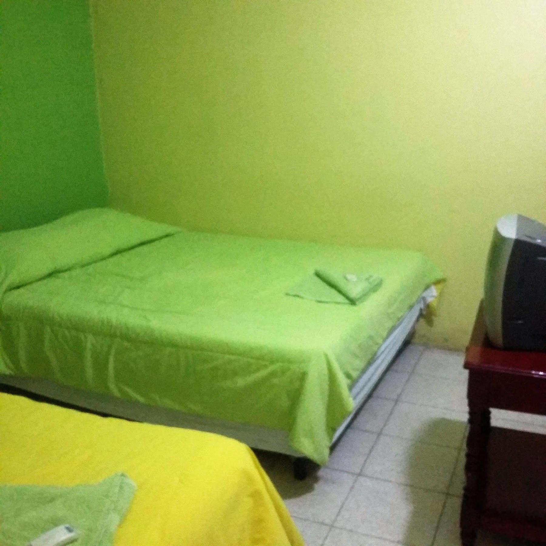 Green World Hotel Flores Bagian luar foto