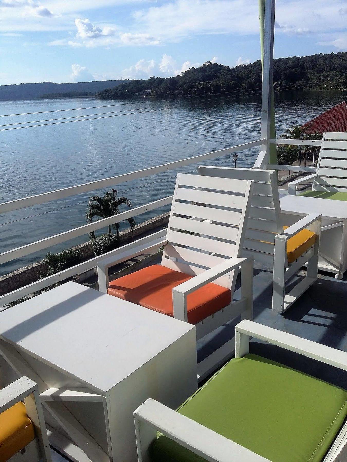 Green World Hotel Flores Bagian luar foto