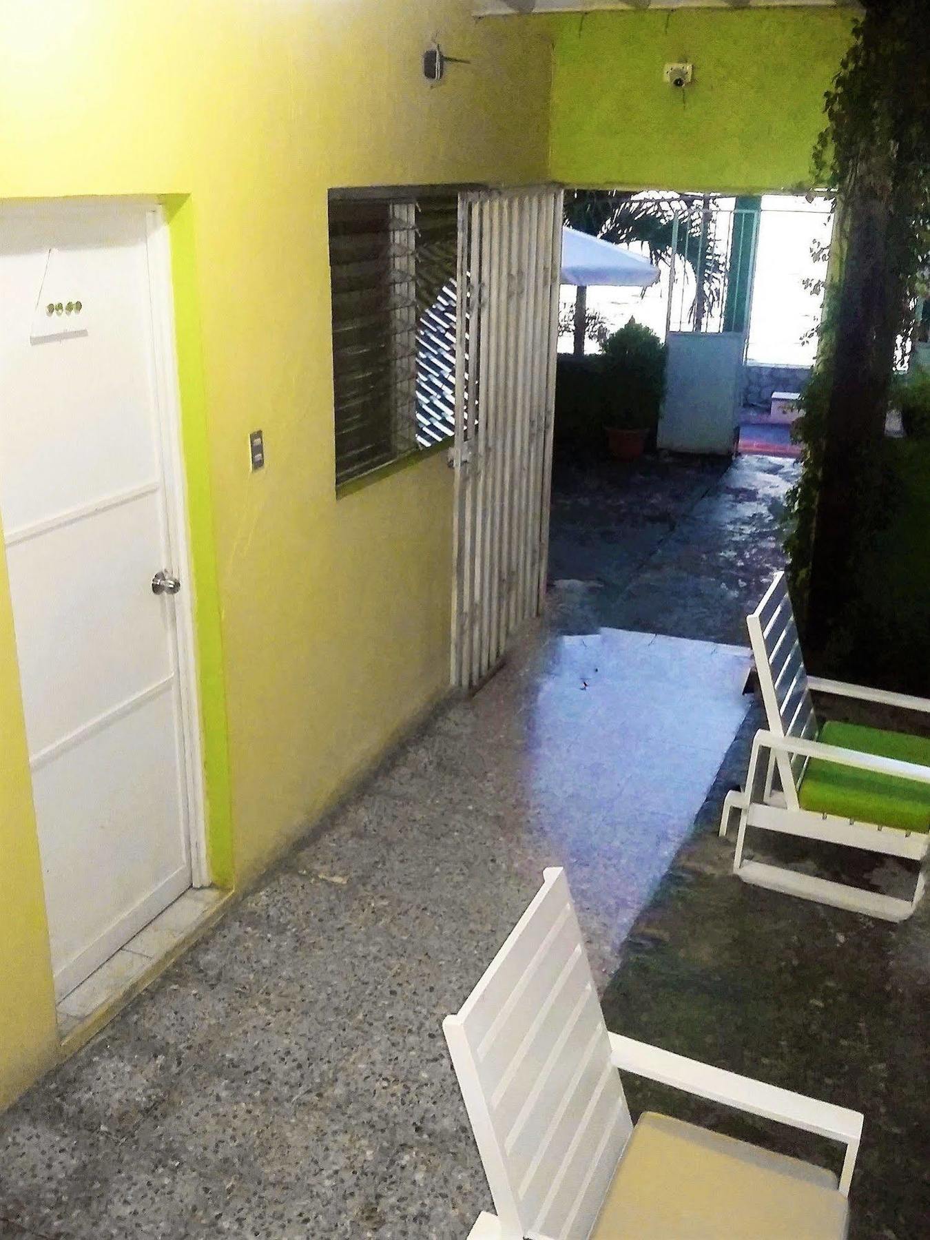 Green World Hotel Flores Bagian luar foto